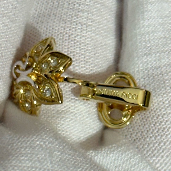 Nina Ricci Clip On Earrings - Picture 6 of 14